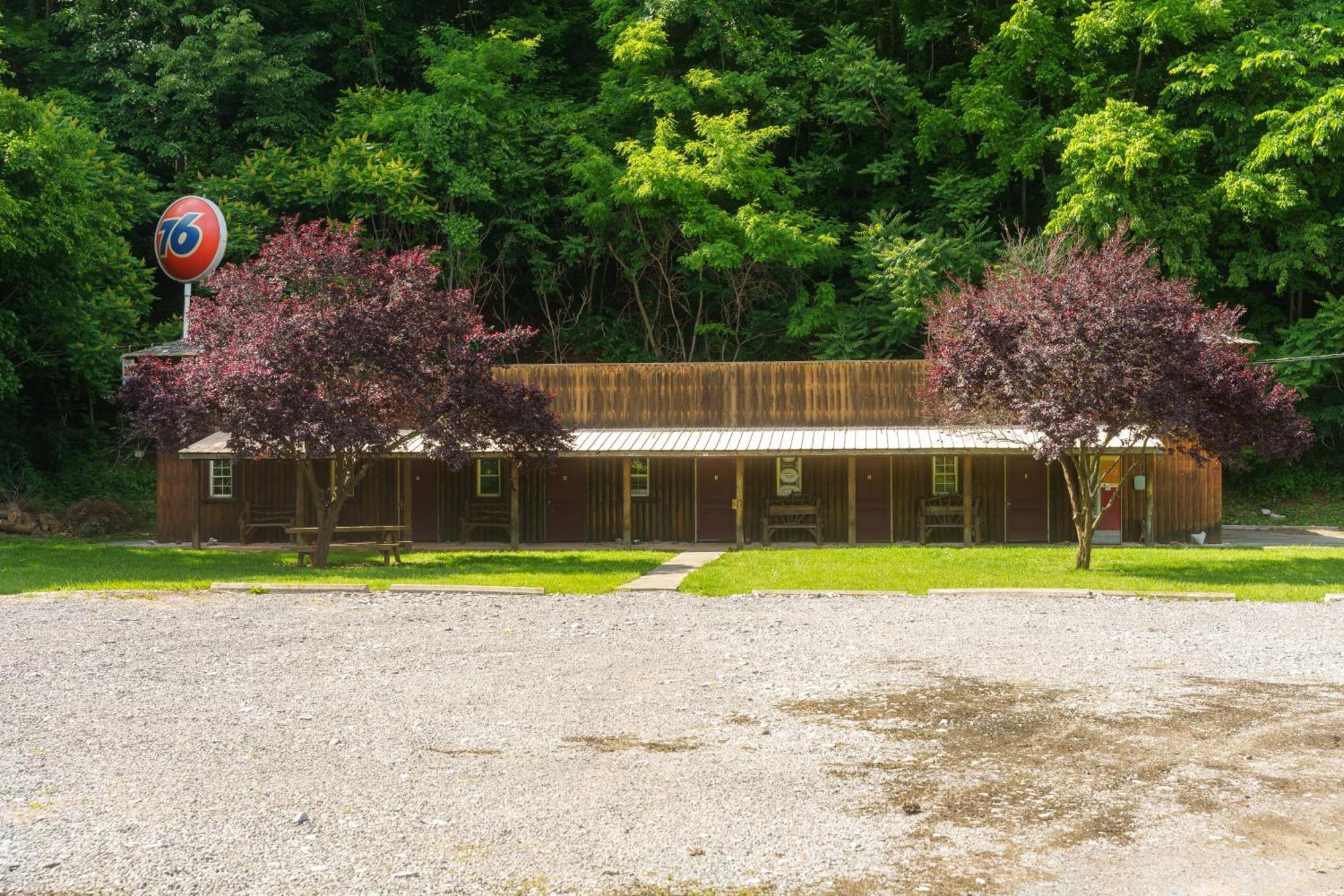 Seneca Pines Lodge Seneca Rocks Екстер'єр фото