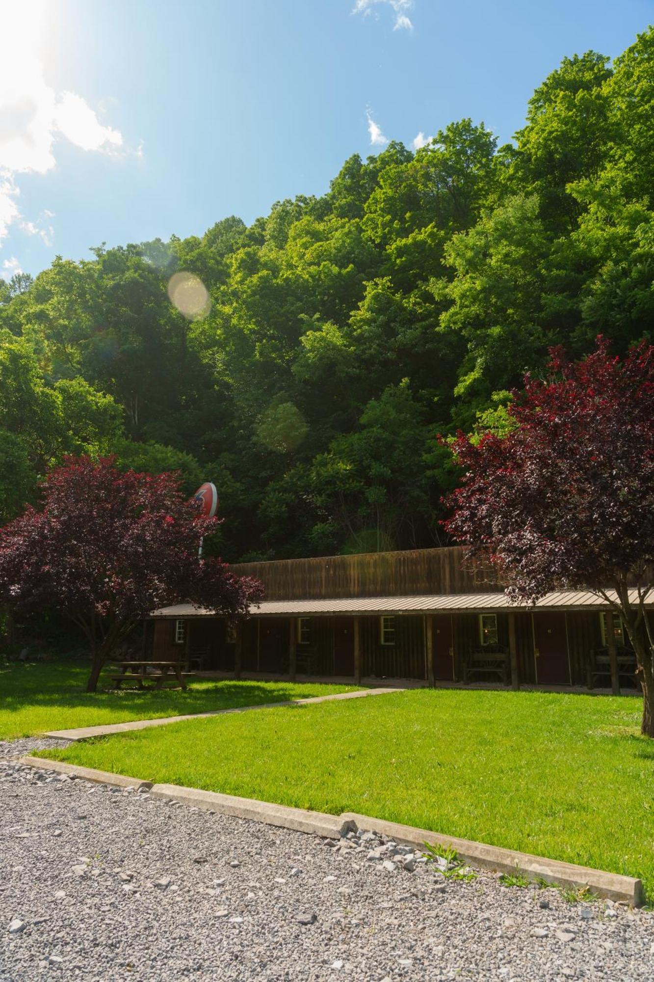 Seneca Pines Lodge Seneca Rocks Екстер'єр фото