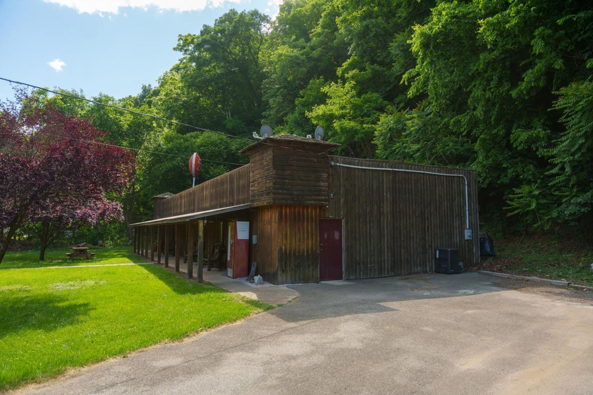 Seneca Pines Lodge Seneca Rocks Екстер'єр фото
