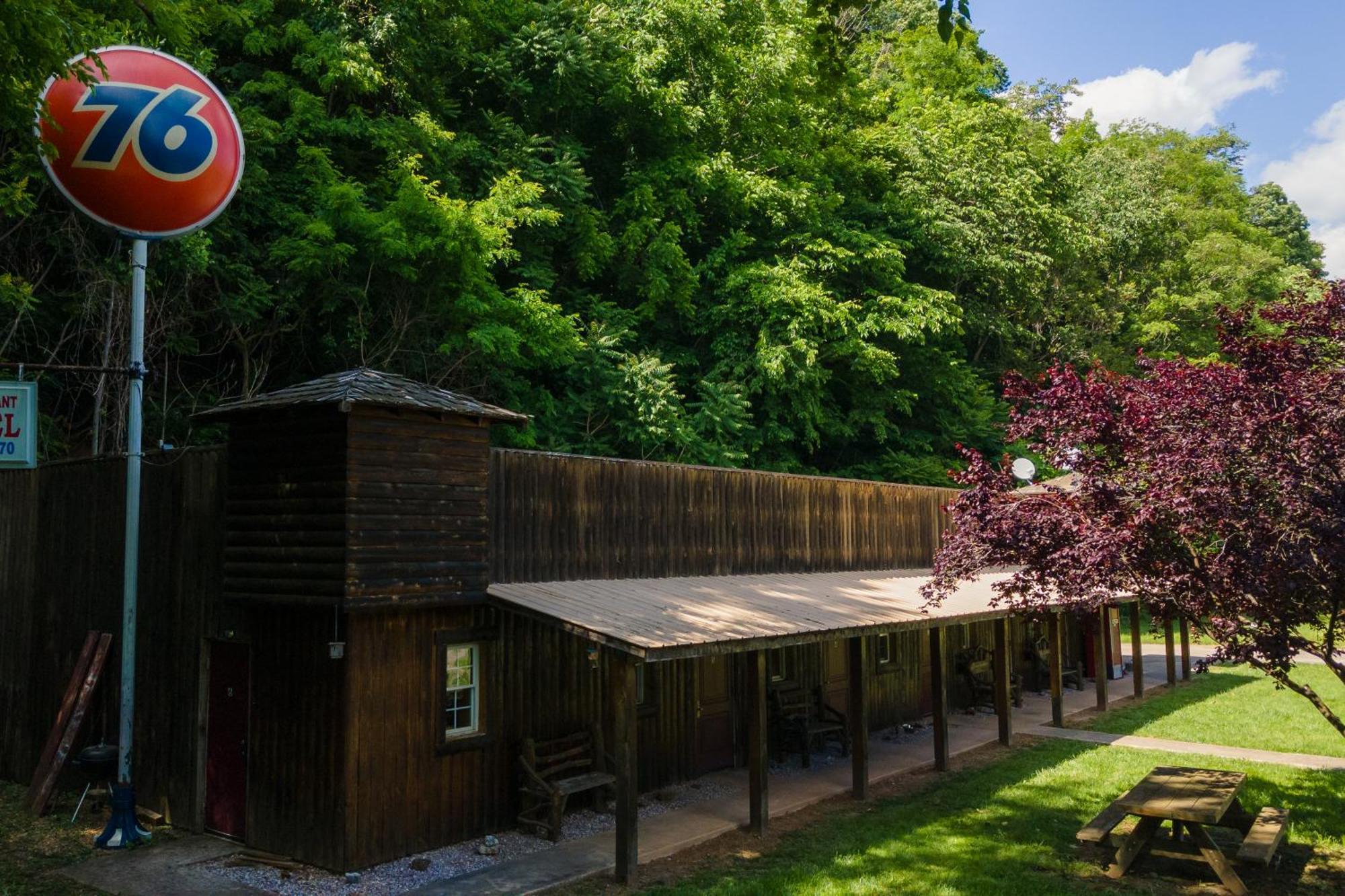 Seneca Pines Lodge Seneca Rocks Екстер'єр фото